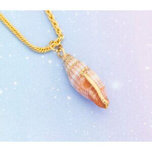 Vintage Elegant Tropical Shell Necklace | Gold Tone Necklace | 21 inch | J9